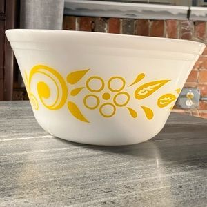 Vintage Federal Mixing Bowl White Milk Glass With Yellow Flowers
